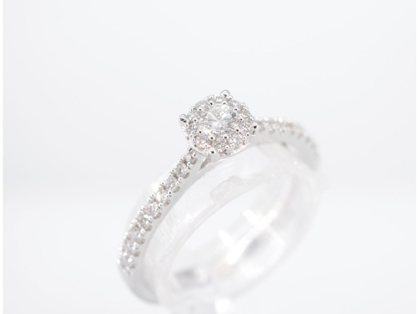 Witgouden entourage ring met diamanten 1003-2