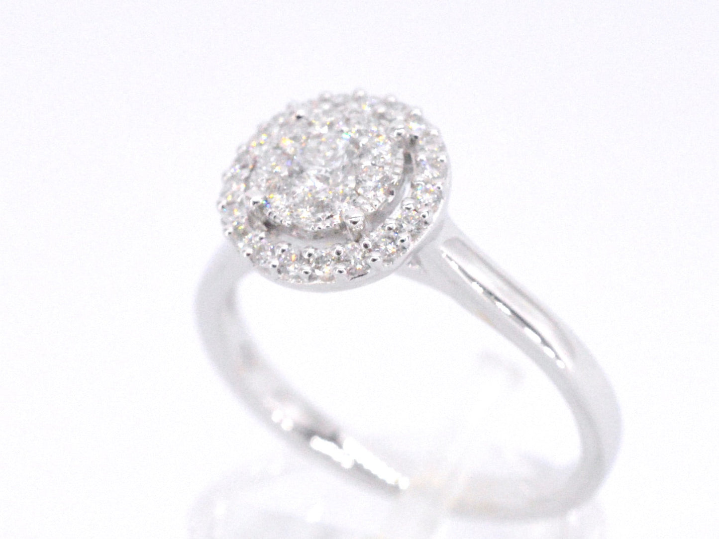 Witgouden entourage ring vol gezet met diamanten