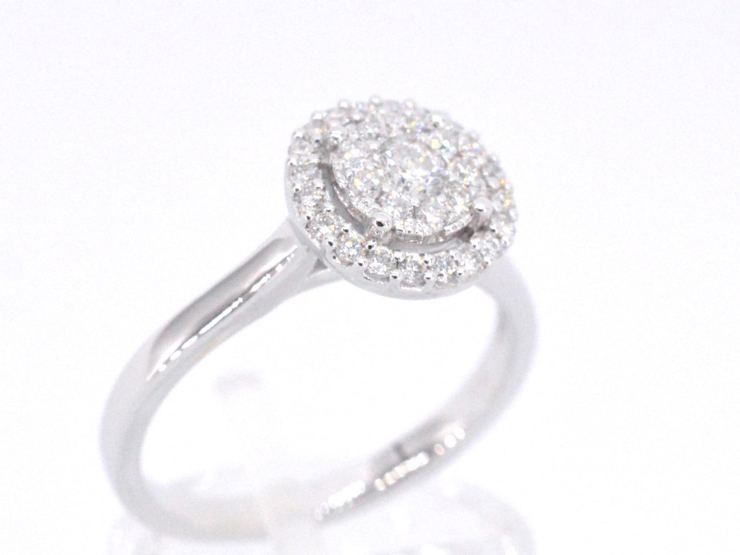 Witgouden entourage ring vol gezet met diamanten