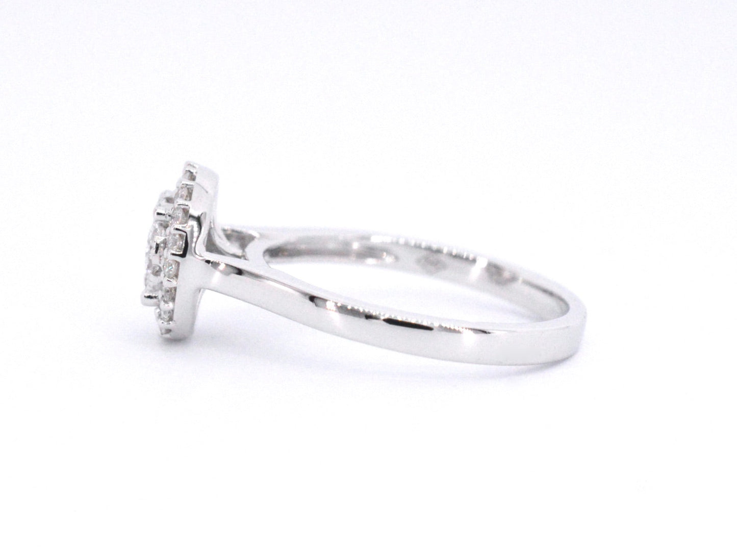 Witgouden entourage ring vol gezet met diamanten