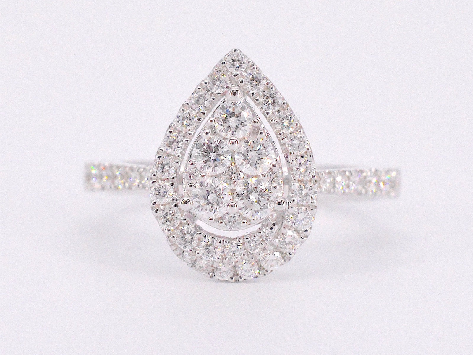 Witgouden entourage ring diamanten pear shape 1010-5