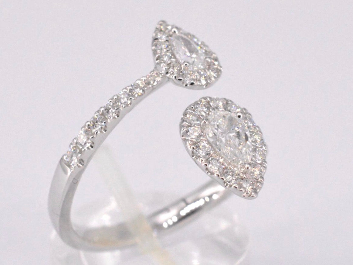 Witgouden rijring met pearshape en Briljant geslepen diamanten 1.25 carat