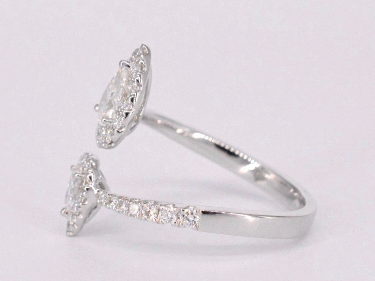 Witgouden rijring met pearshape en Briljant geslepen diamanten 1.25 carat