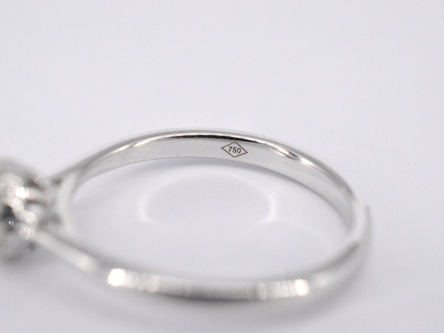 Witgouden ring met 0.35 carat diamant