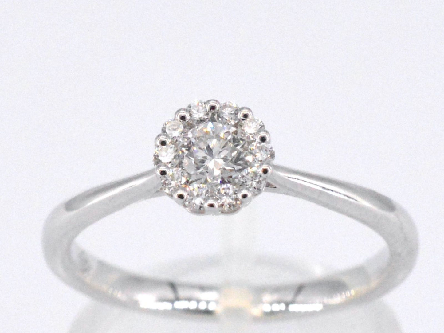 Witgouden ring met 0.35 carat diamant