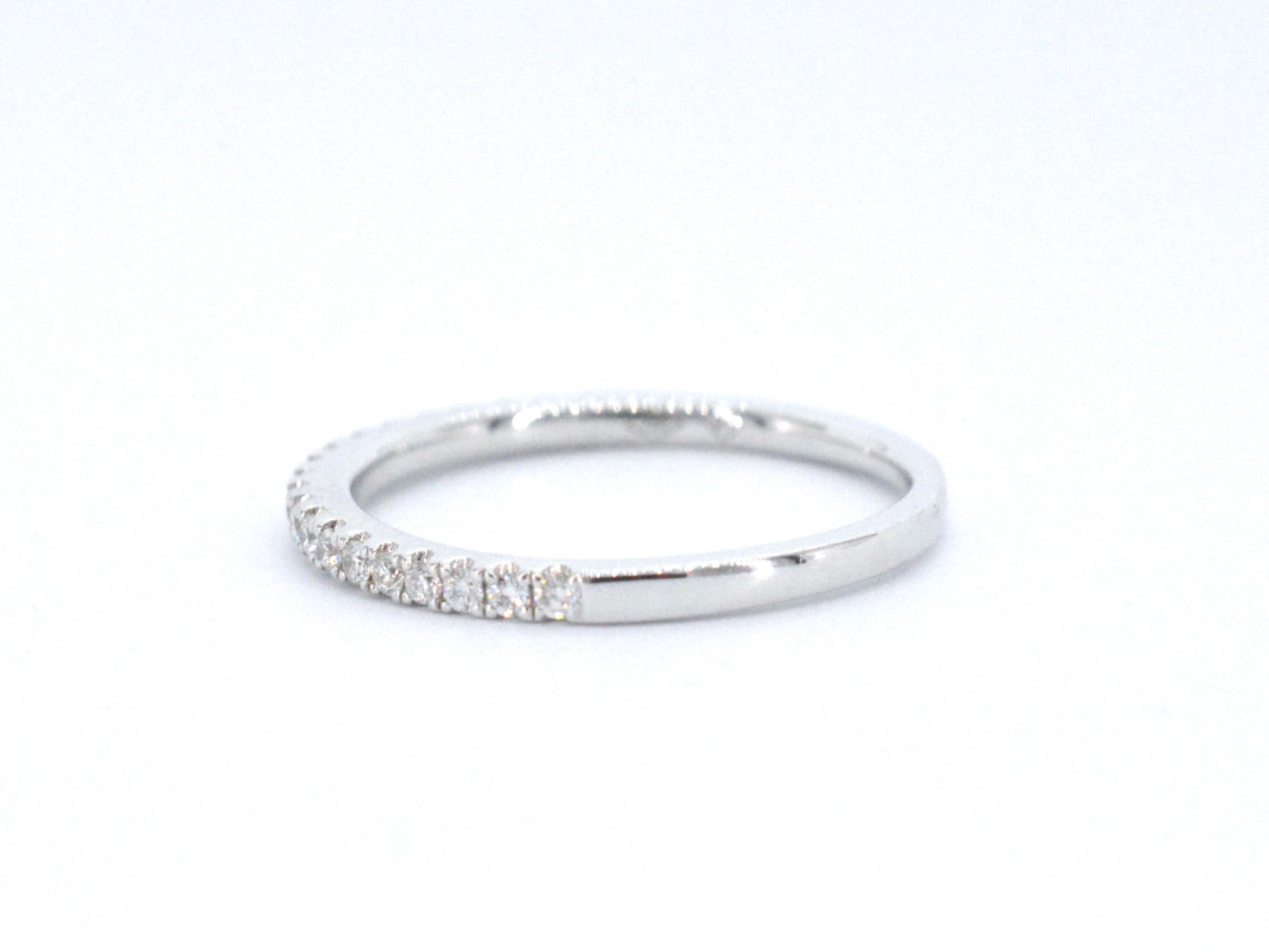 Witgouden rijring met briljant geslepen diamant