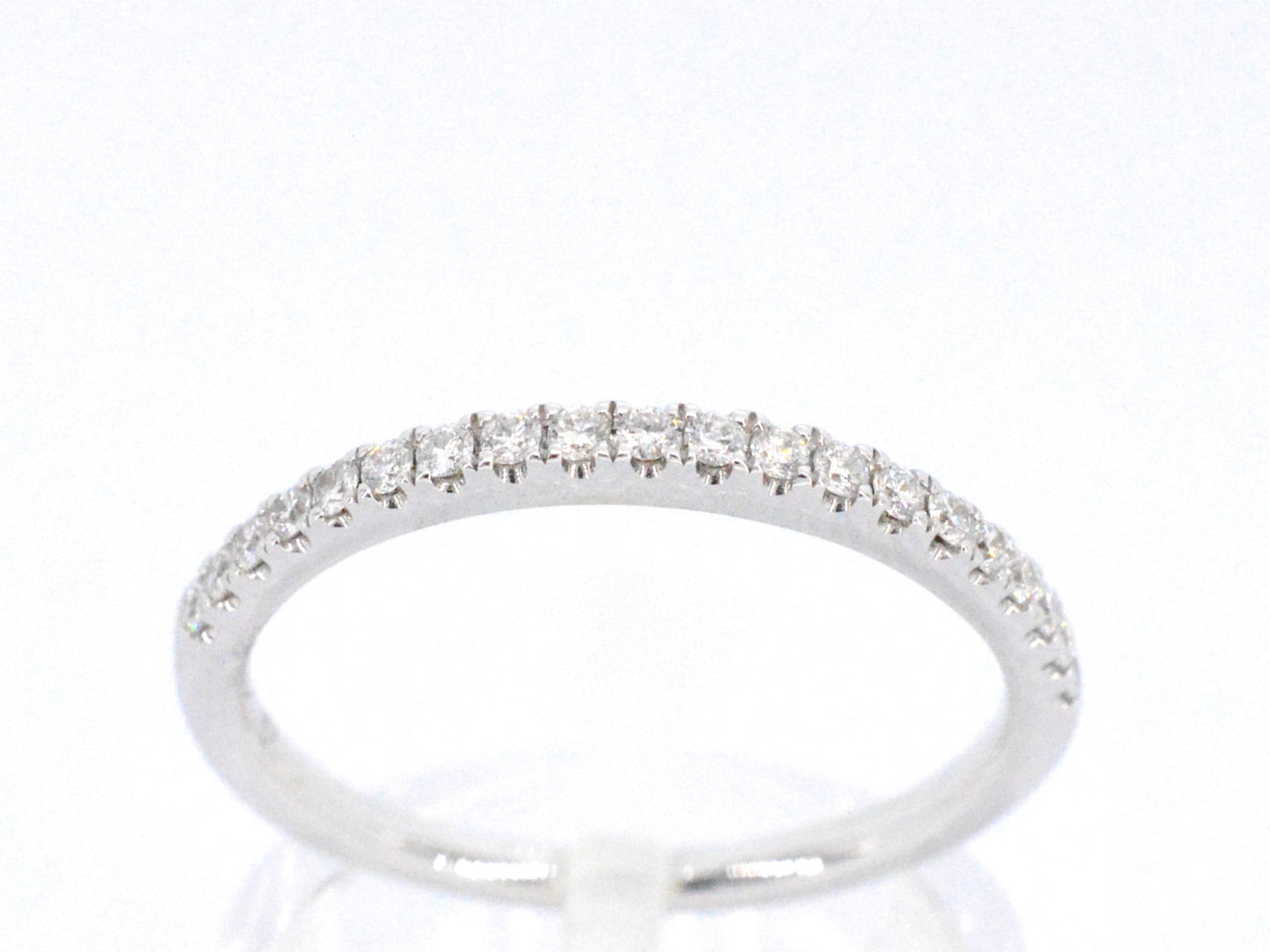 Witgouden rijring met briljant geslepen diamant