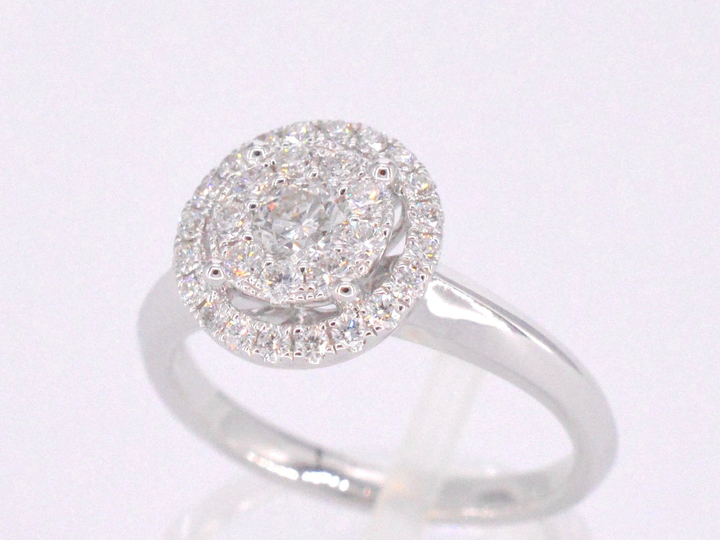 Witgouden entourage ring vol gezet met diamanten 1024-4