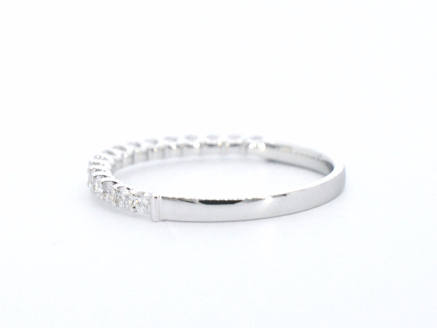 Witgouden rijring bezet met briljant geslepen diamanten 1034-3