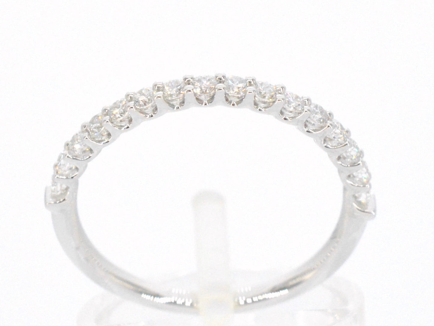 Witgouden rijring bezet met briljant geslepen diamanten 1034-8