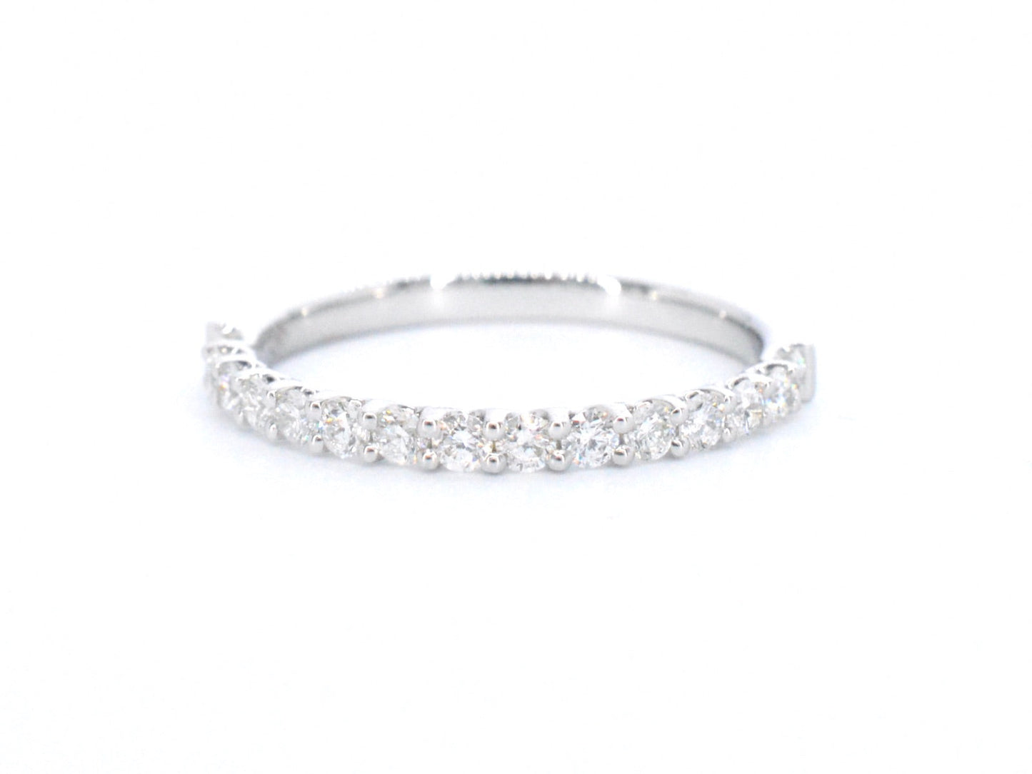 Witgouden rijring bezet met briljant geslepen diamanten 1036-4