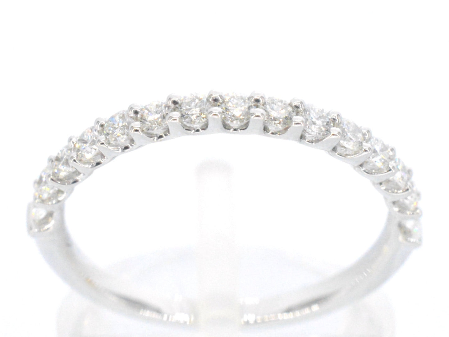 Witgouden rijring bezet met briljant geslepen diamanten 1036-8