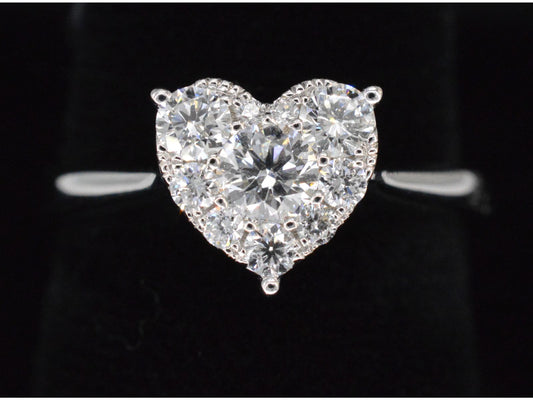 Witgouden ring met diamanten in hart vorm