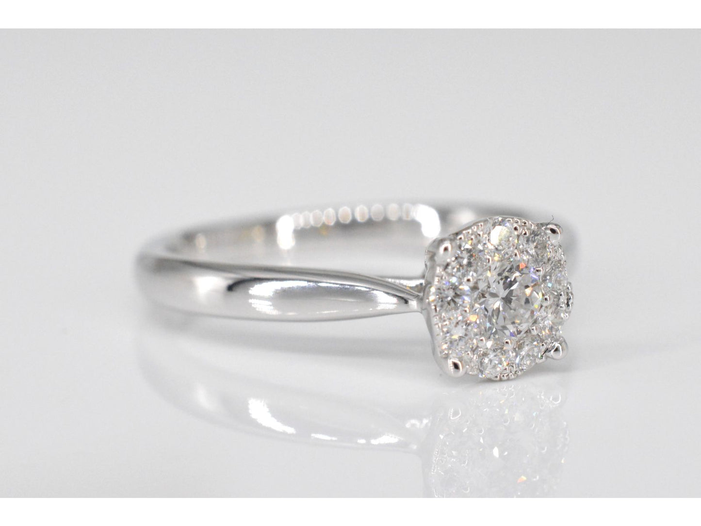 Witgouden ring met 0.50 carat diamant