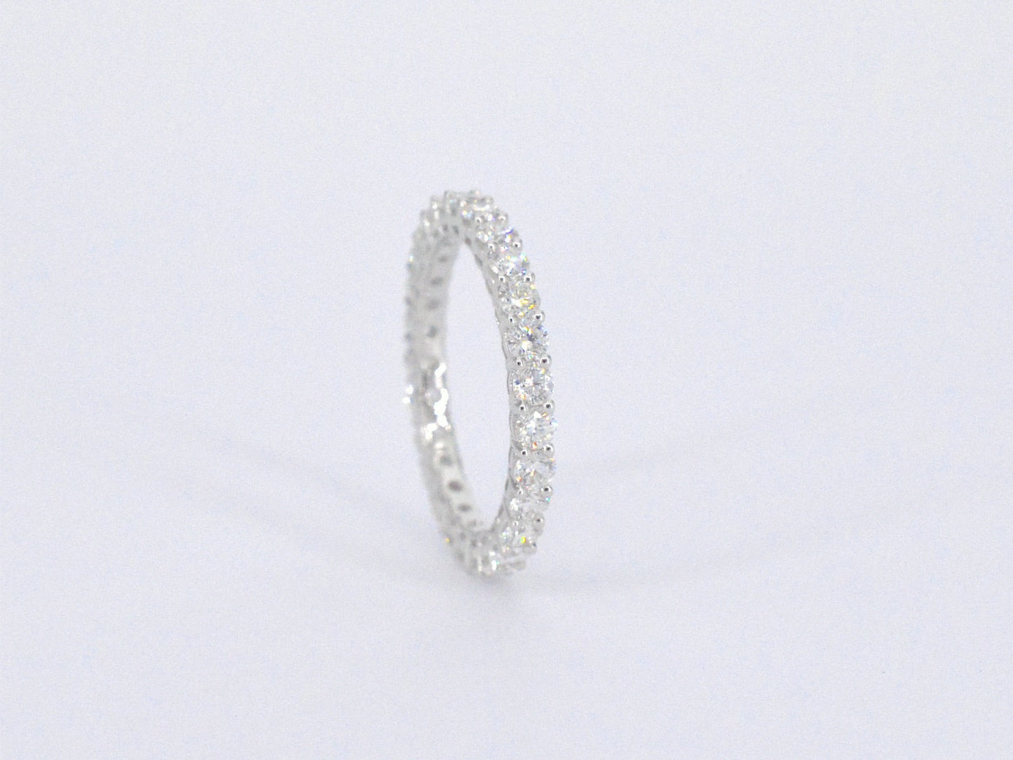 Witgouden alliance ring met briljant geslepen diamant