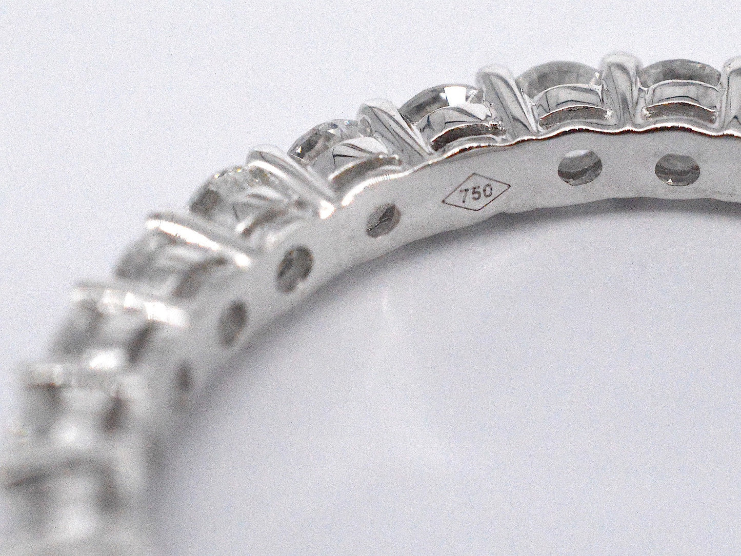 Witgouden alliance ring met briljant geslepen diamant