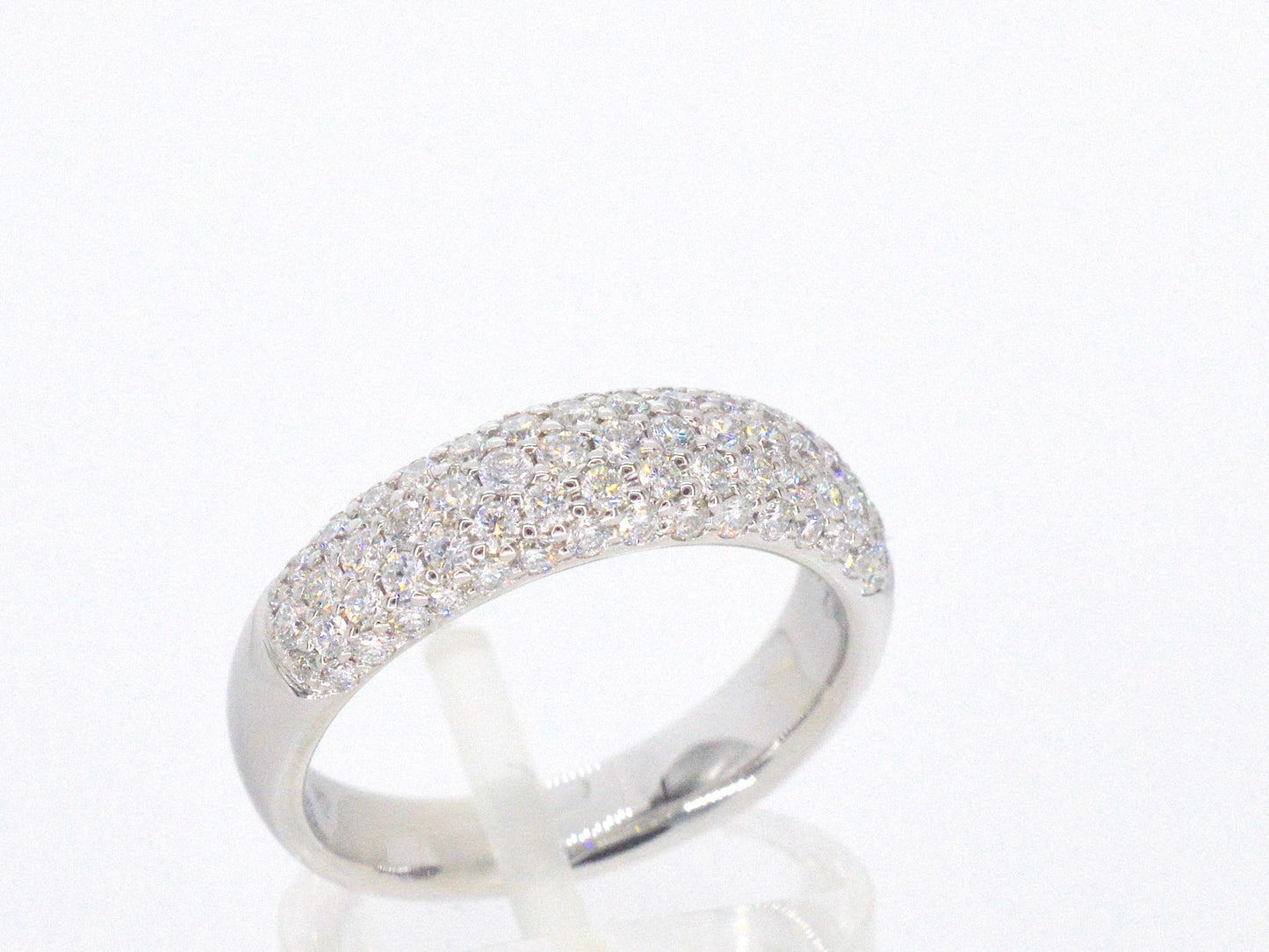 Witgouden pave ring met diamanten 0.90 carat