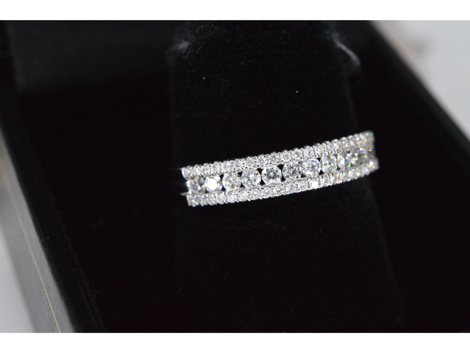 Witgouden ring met diamanten 1052-3