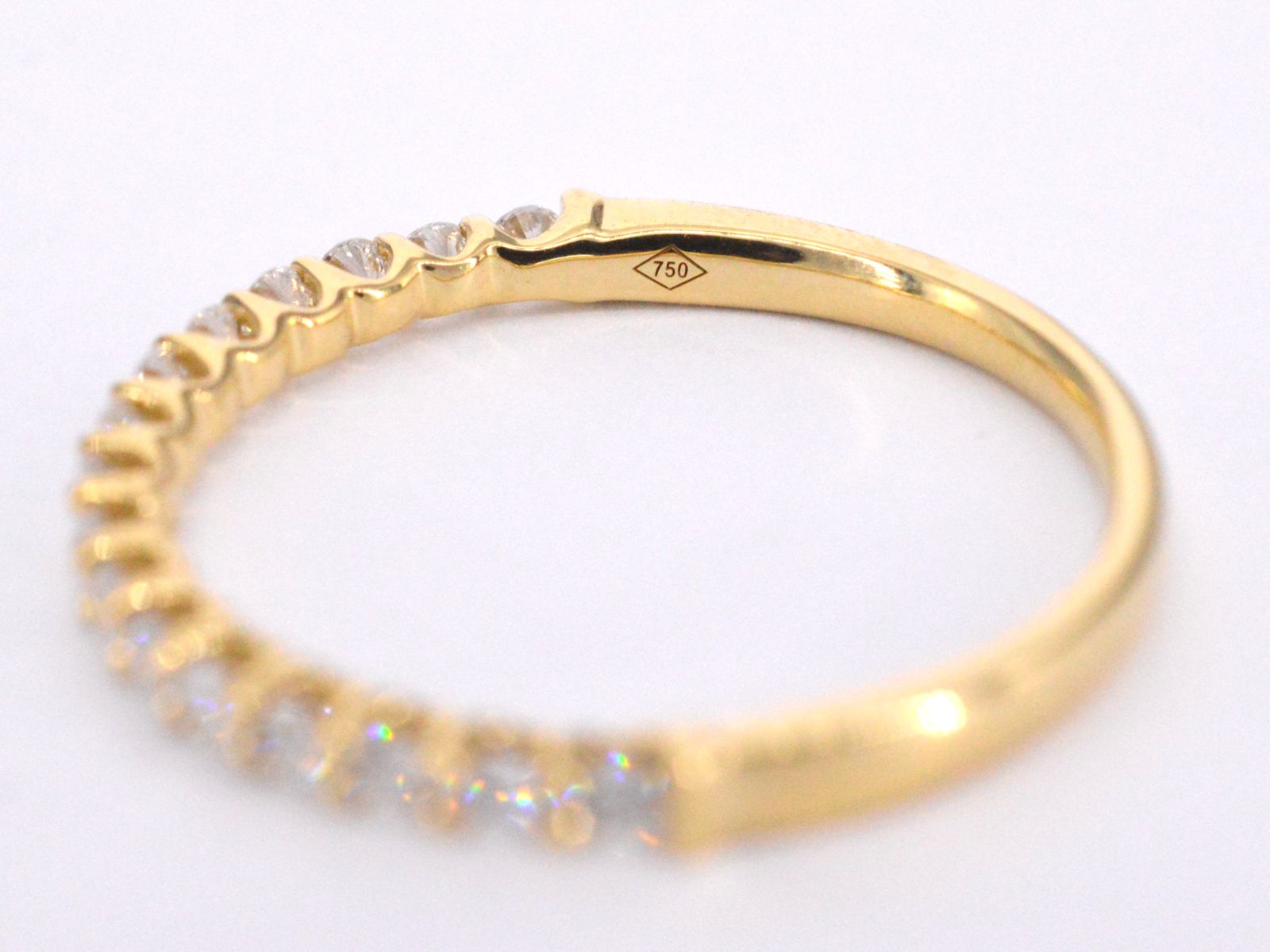 Gouden rijring bezet met briljant geslepen diamanten 1054-12