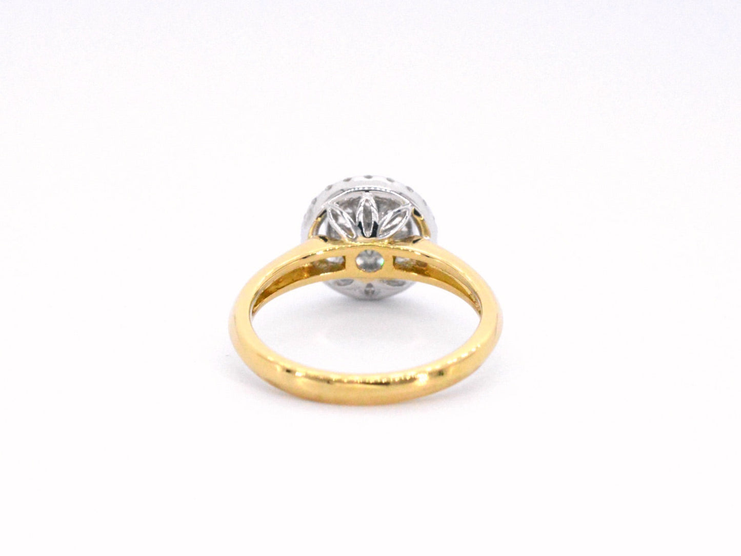 Gouden entourage ring vol gezet met diamanten