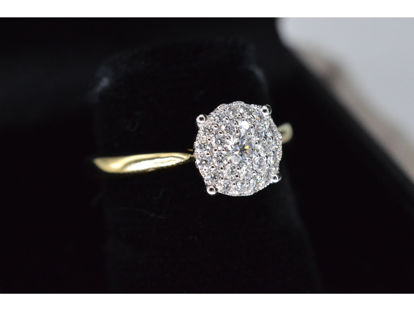 Gouden ring met diamanten 1060-3