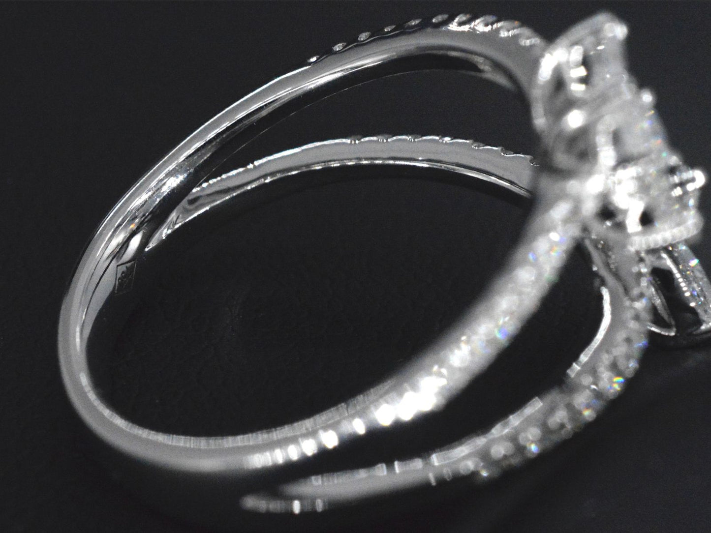 White gold ring with 1.30 carat diamonds