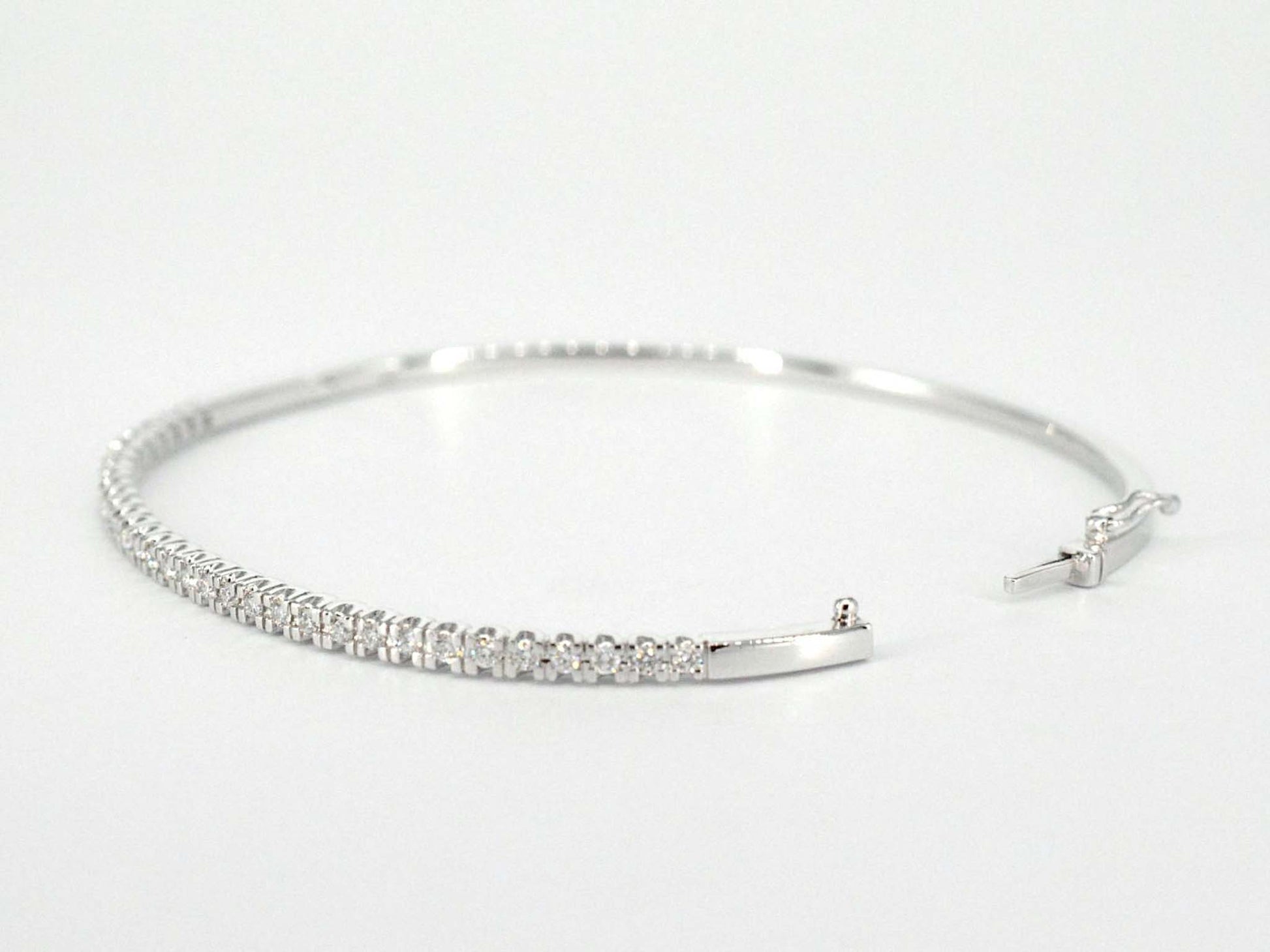 Witgouden armband met diamanten 1101-4