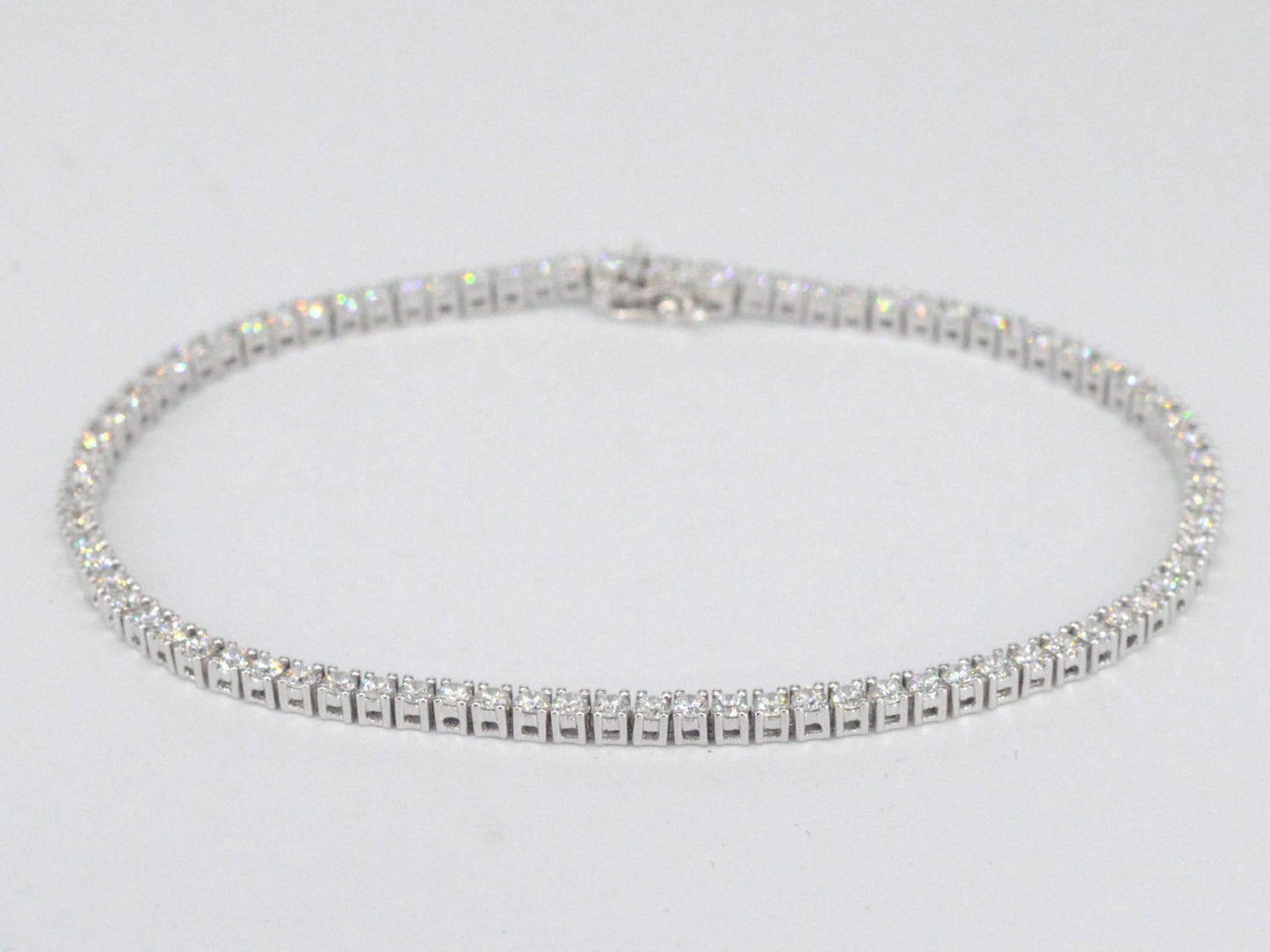 Witgouden tennisarmband met 3.00 carat diamanten