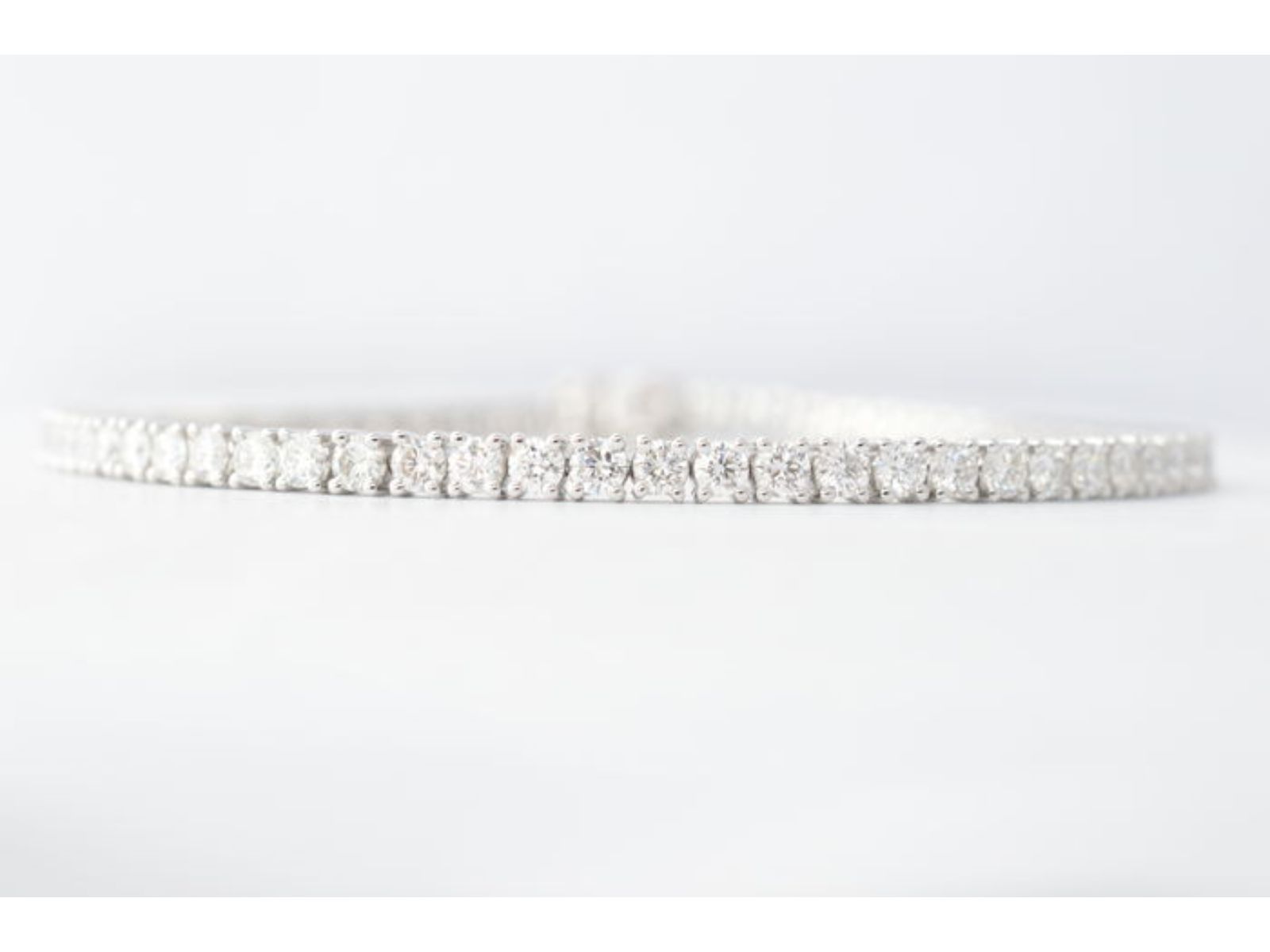 Witgouden tennisarmband met 4.00 carat diamanten