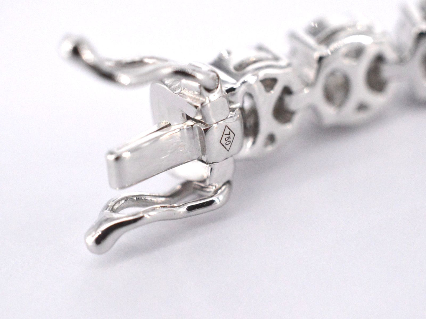 Witgouden tennisarmband met 5.00 carat diamanten