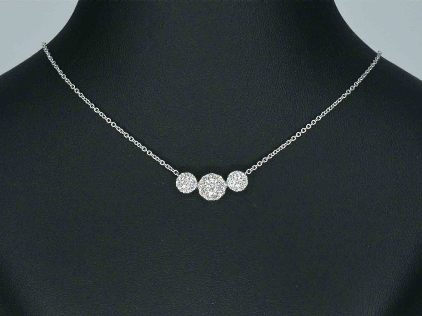 Witgouden ketting met briljant geslepen diamanten