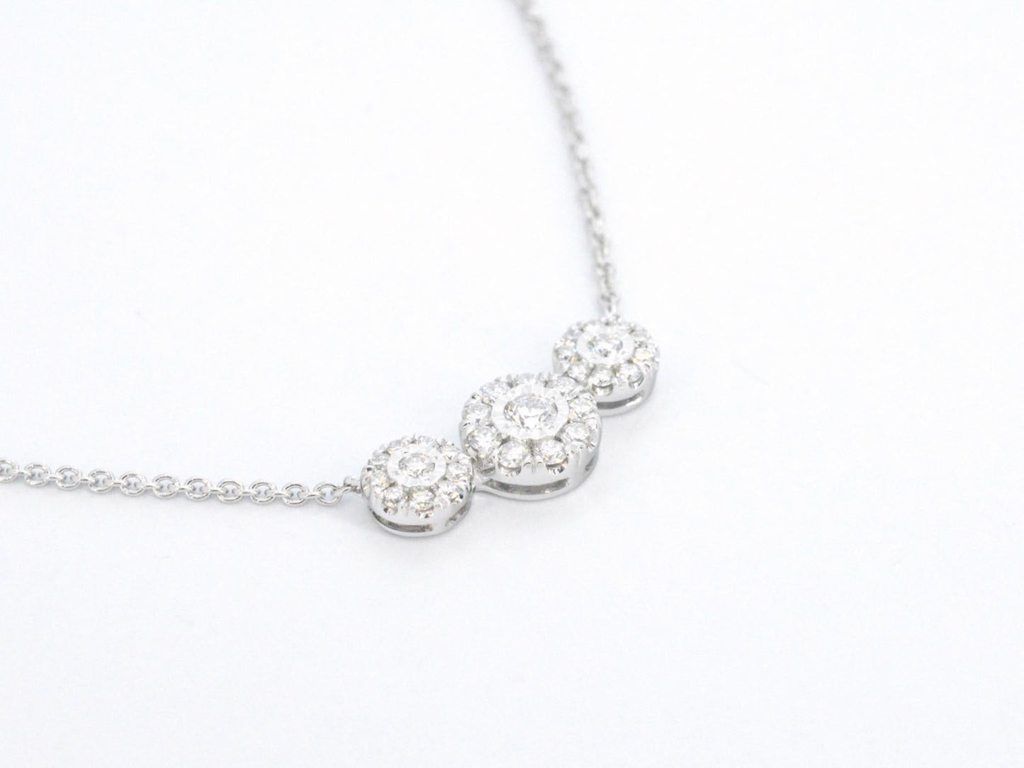 Witgouden ketting met briljant geslepen diamanten
