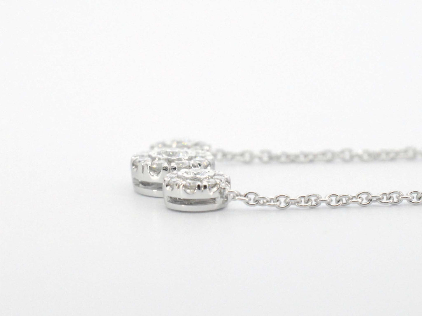 Witgouden ketting met briljant geslepen diamanten
