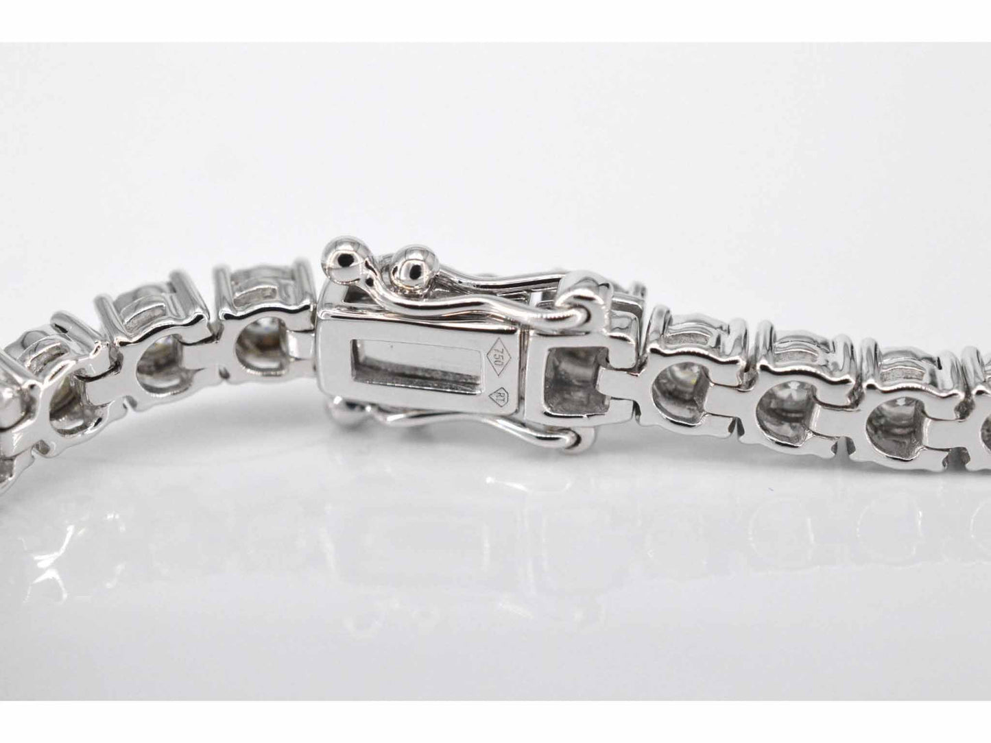 Witgouden tennisarmband met diamanten