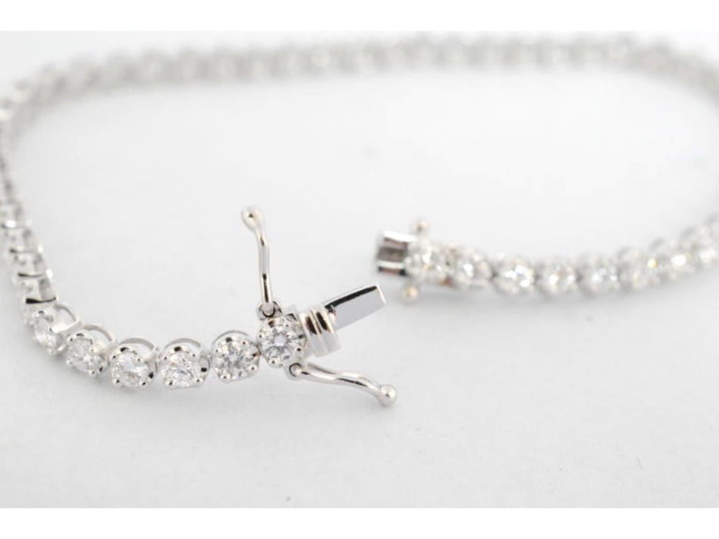 Tennisarmband met 1.30 carat diamanten