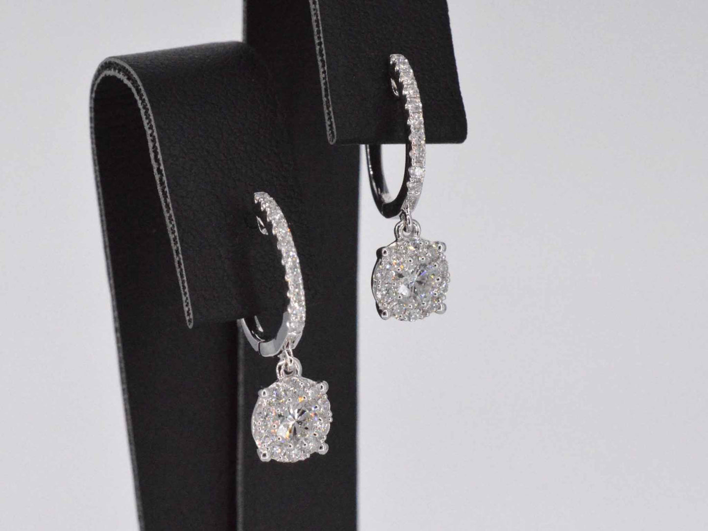 Oorbellen met briljant geslepen diamanten