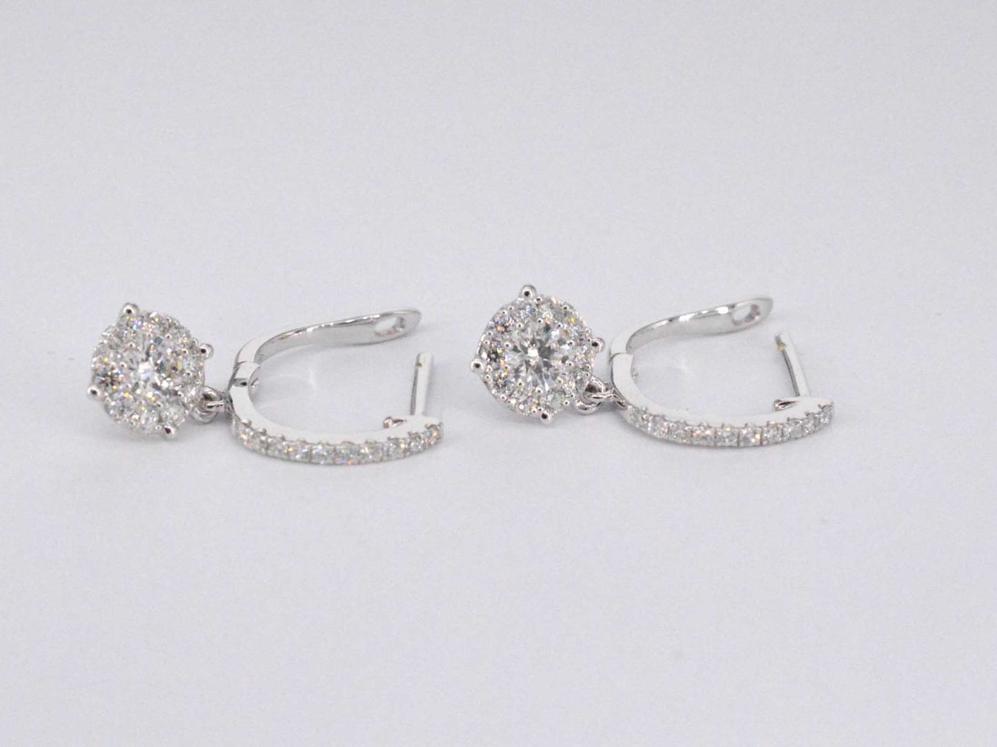 Oorbellen met briljant geslepen diamanten