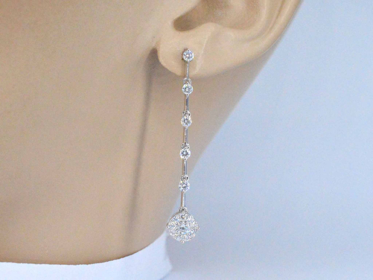 Witgouden oorhangers met diamanten