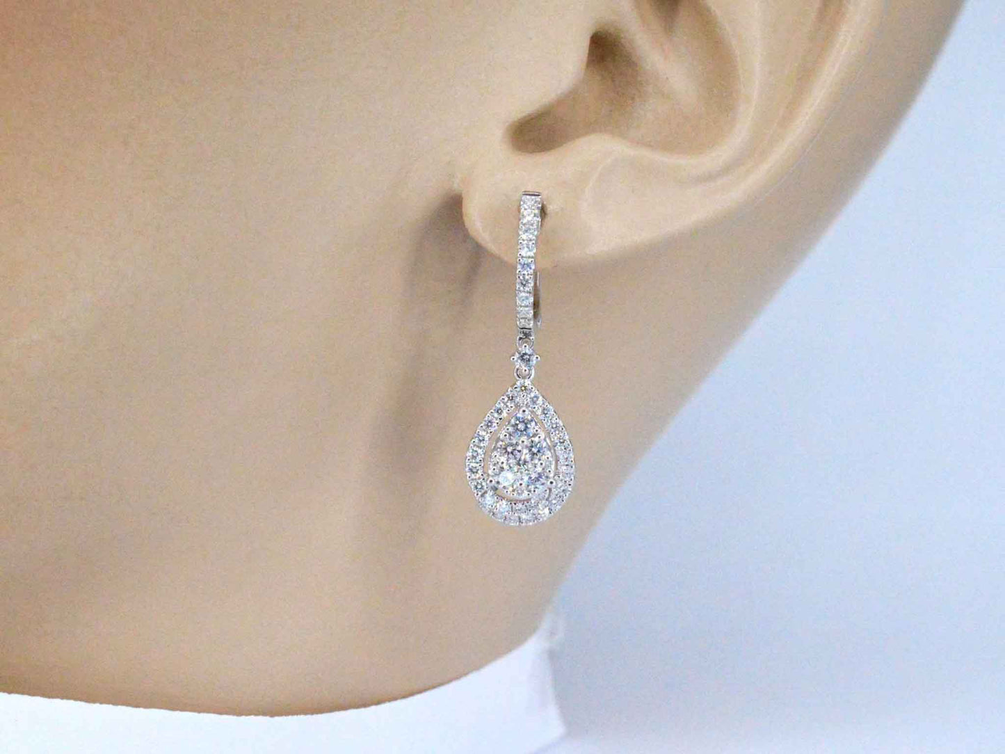 Druppelvormige oorhangers met briljant geslepen diamanten