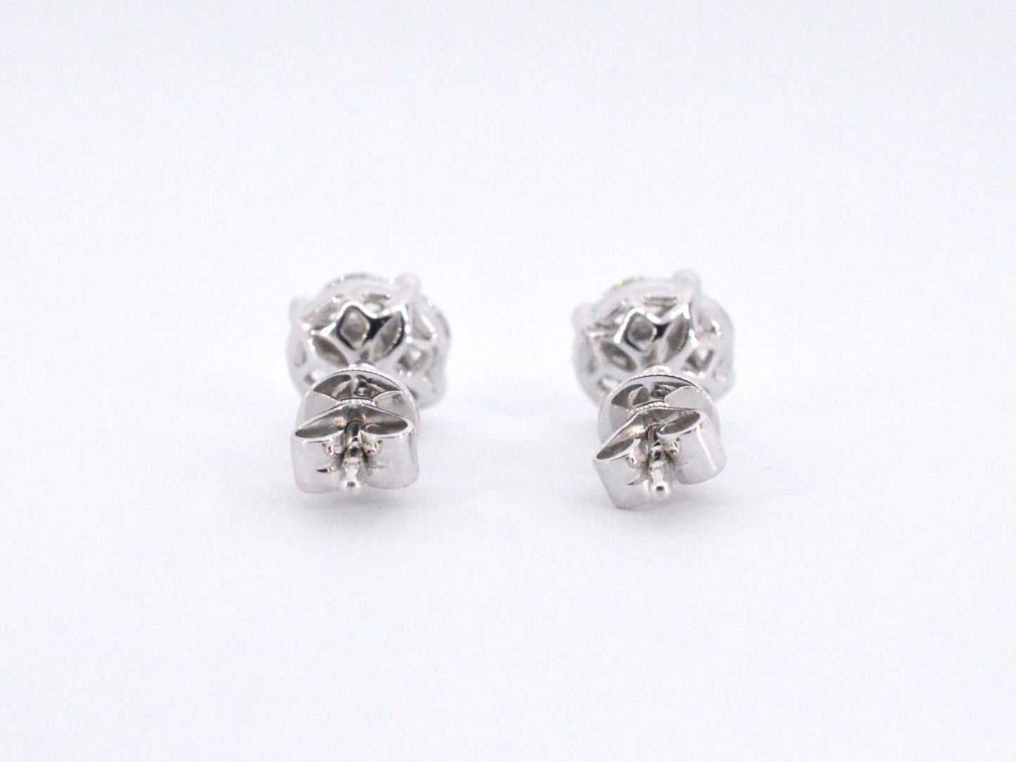 Oorbellen met diamanten zeer mooi gezet