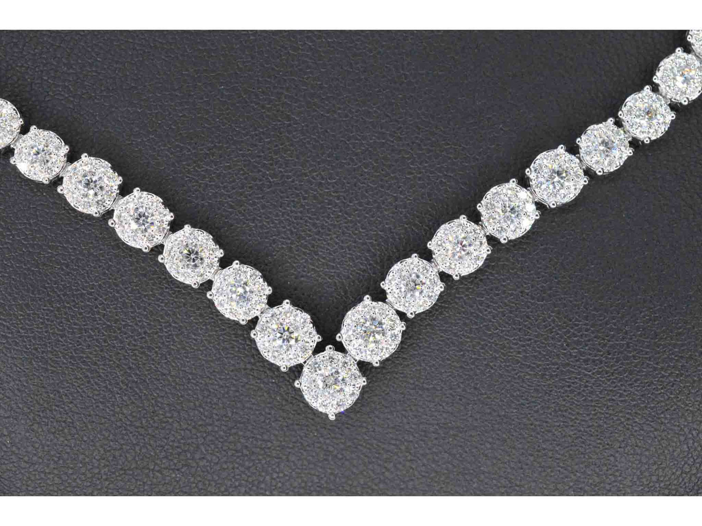 Diamanten collier met 850 briljant geslepen diamanten 8.00 carat