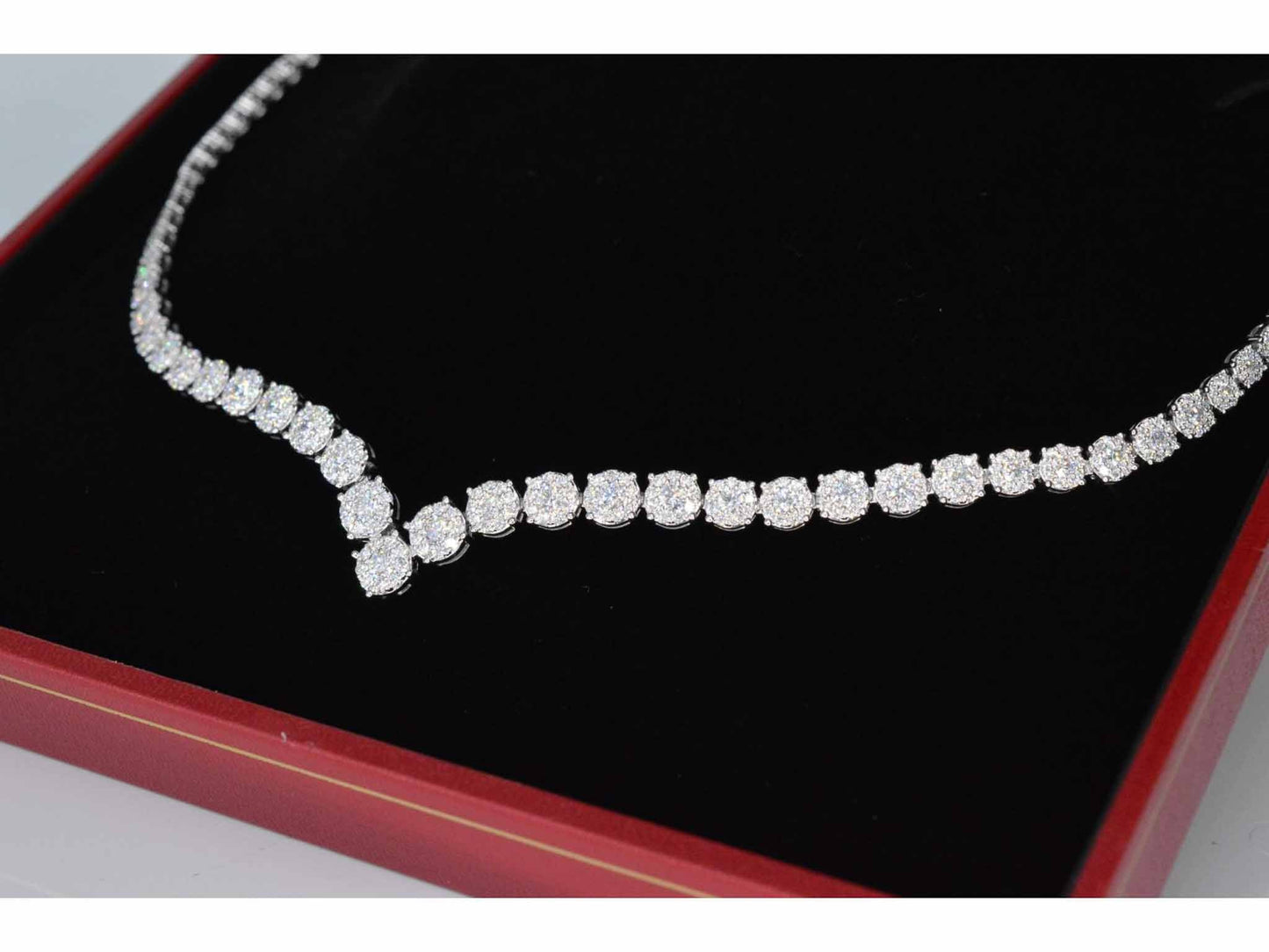 Diamanten collier met 850 briljant geslepen diamanten 8.00 carat