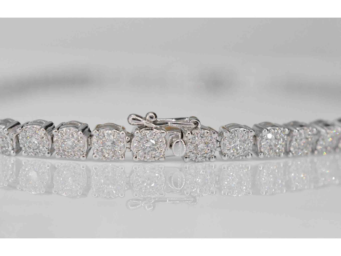 Diamanten collier met 850 briljant geslepen diamanten 8.00 carat