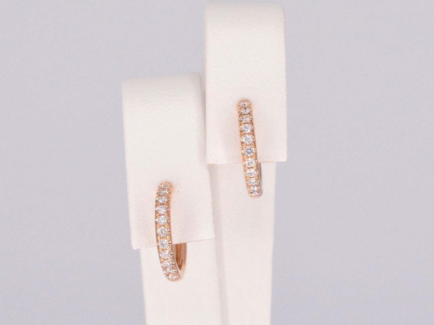 Rosegouden creolen met diamanten
