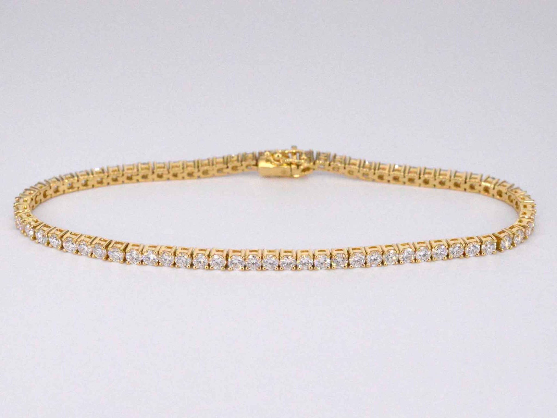 Gouden tennisarmband met 4.00 carat diamanten