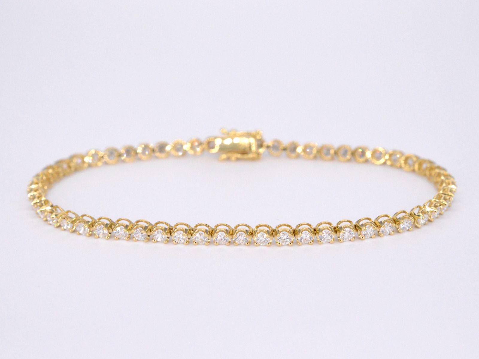 Gouden tennisarmband met 3.00 carat diamanten