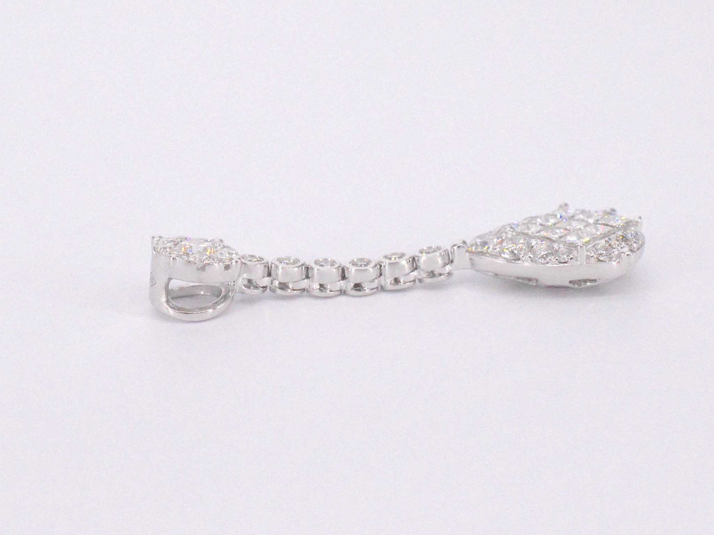 Druppelvormige hanger met briljant en princess geslepen diamanten