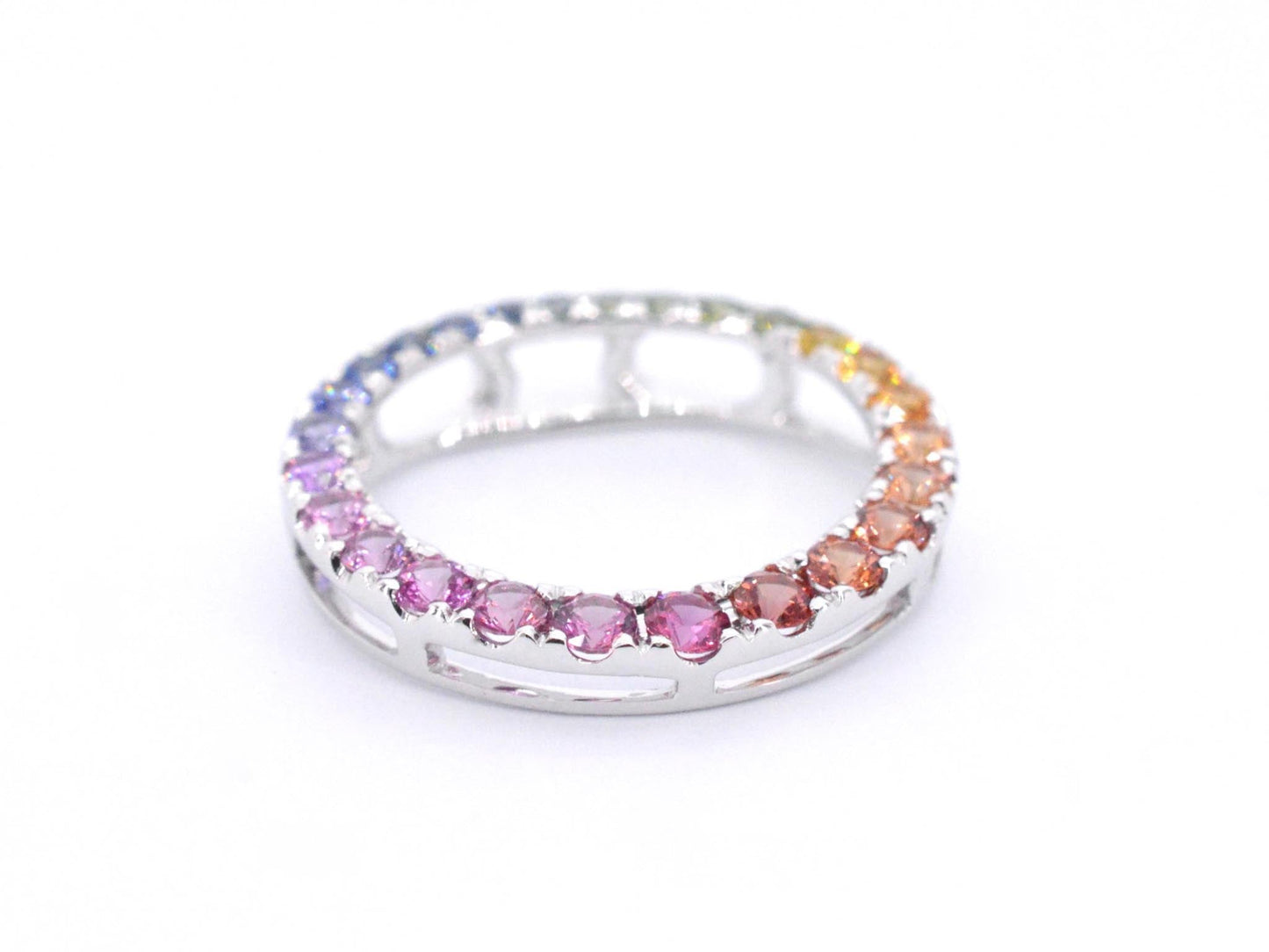 Witgouden hanger met multi colour saffieren in een cirkel gezet