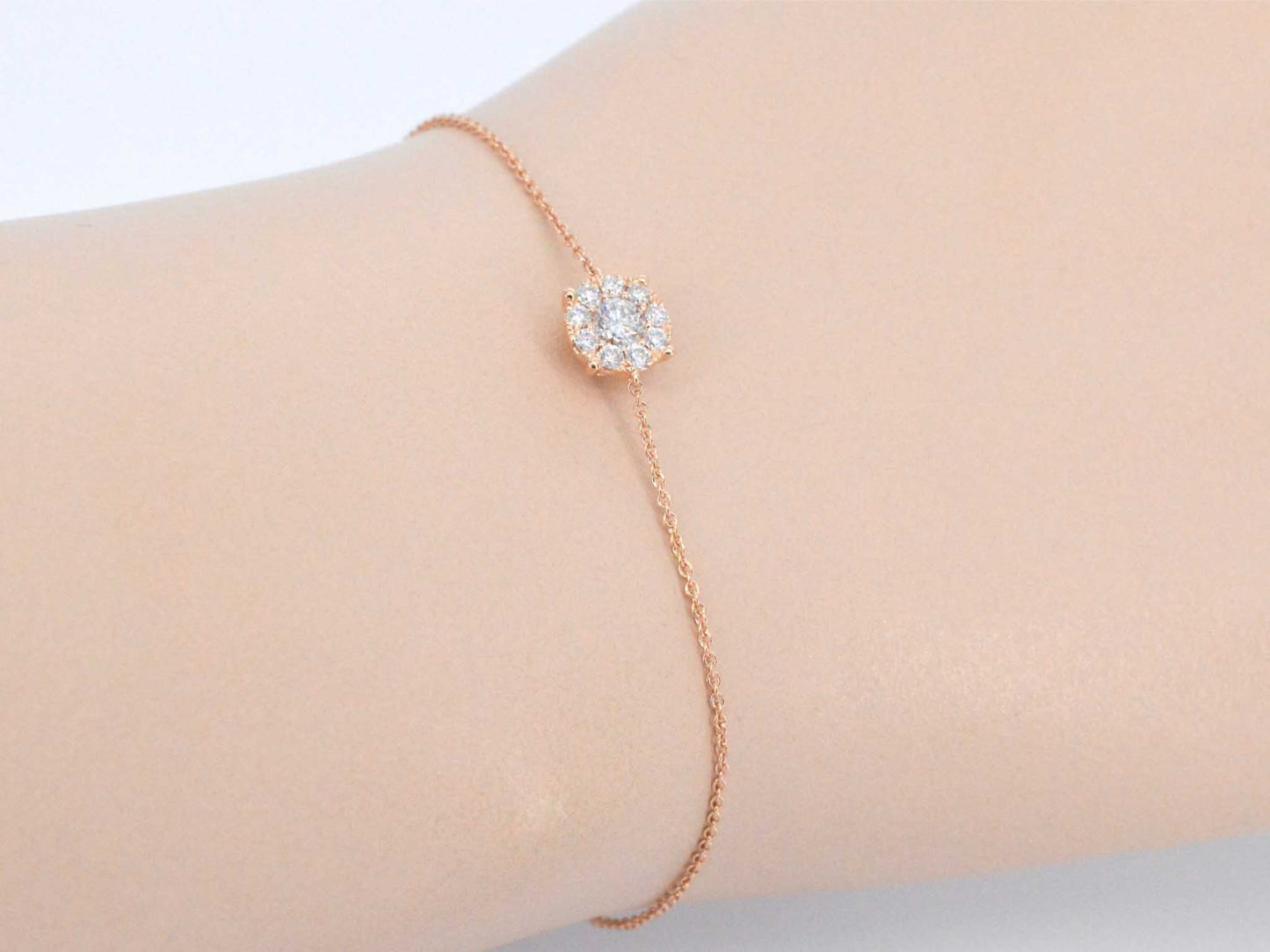 Rosegouden armband met een diamanten bedel