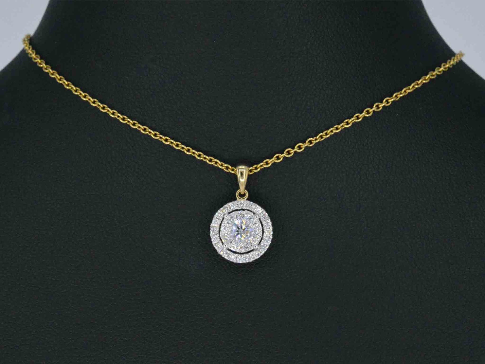 Gouden hanger met diamanten